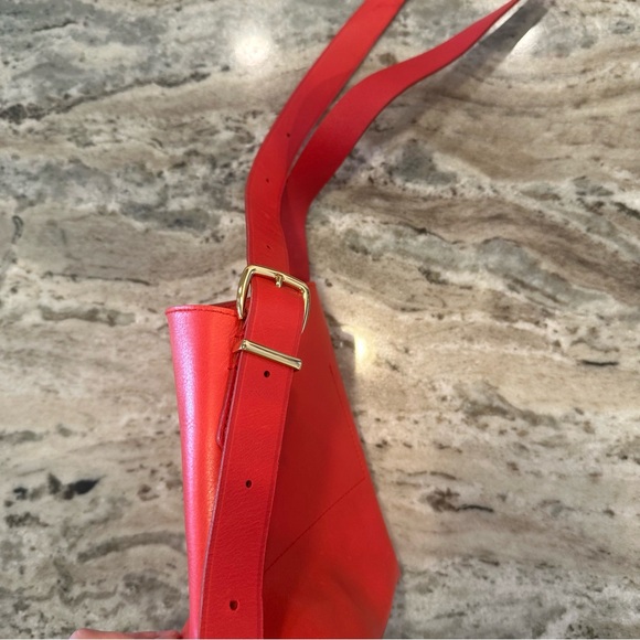 Madewell The Essential Mini Bucket Tote- Red Leather Shoulder Bag - Picture 3 of 9